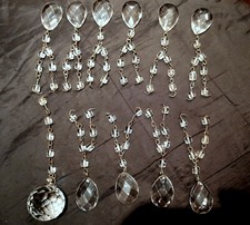 Lot de 10 pampilles gouttes et 75 pampilles diamant + une boule à facette