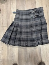 The Kilt Size 38 65% Viscose Rayon 35% Acetate Fibre