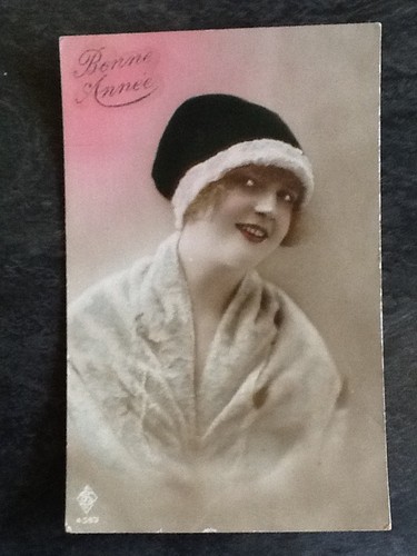 Rose bonne annee femme - cp,