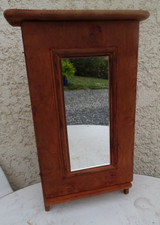 Ancienne armoire de poupée