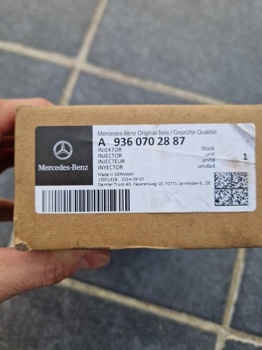 Genuine fuel injector - genuine,