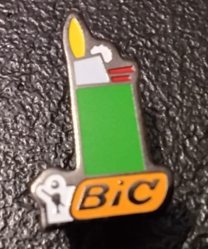 Pin cigarettes briquet bic - cigarettes,