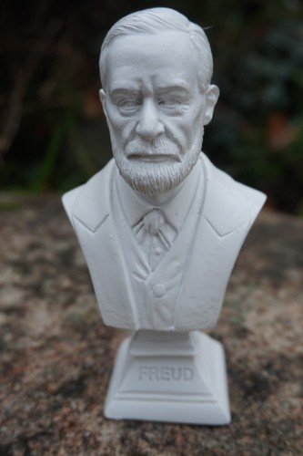 Re0484 figurine statuette - re0484,