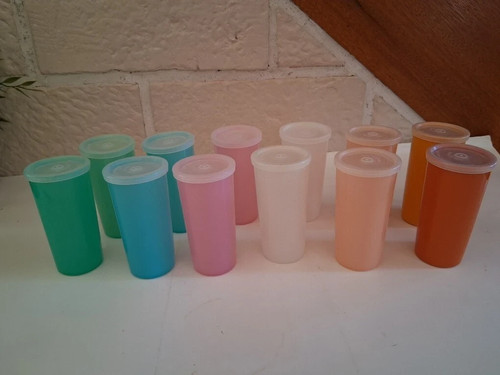 Tupperware lot 12 - -,