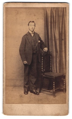 Photographie homme costume - en,