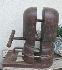 ANCIEN OUTIL , FORME À