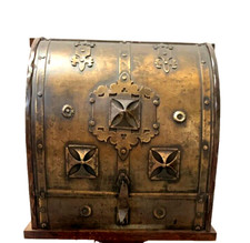 Coffret secrétaire en bois et métal " Art Brut " XX siècle