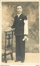 Photo card - portrait - child - pray to God - postcard - visible folded condition - see scan