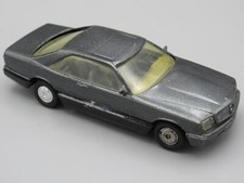 Voiture Mercedes-Benz 560 -