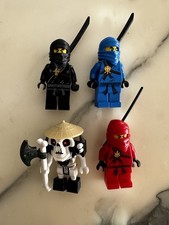 LOT 4 MINI FIGURINE LEGO
