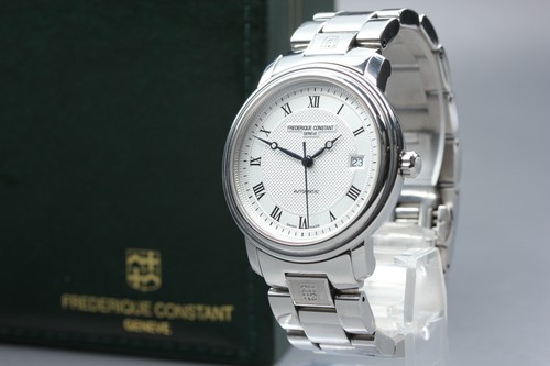 Near mint box montre - [near, box]