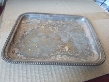 ancien petit plateau en metal Blanc 23 X18