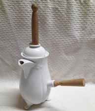 CHOCOLATIERE EN PORCELAINE  BLANCHE  DE PILLIVUYT