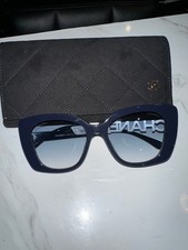 Chanel Lunettes carrées