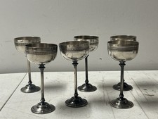 Lot 6 verres à liqueur métal