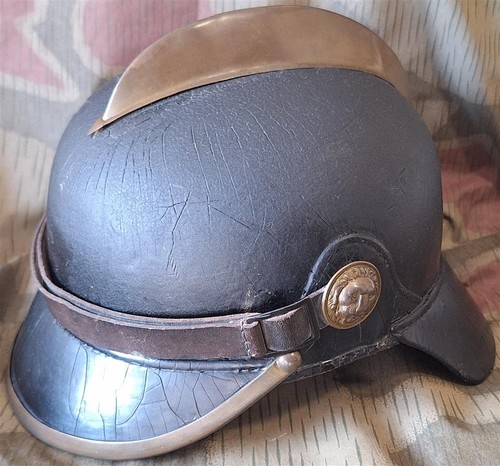 Casque pompier similaire - de,