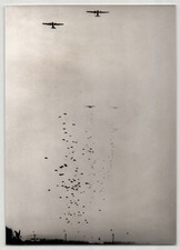 Photographie argentique 1961 Conflit de Bizerte Tunisie avion parachutistes