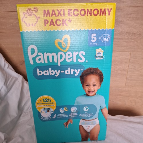 Carton neufs pampers baby dry - ,