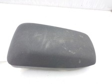 5890502760C4 accoudoir central