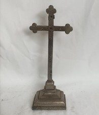 Ancien crucifix en régule sur