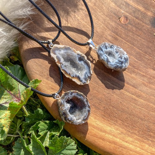 Collier pendentif géode - , en