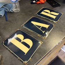 3 Plaques Metaliques Non