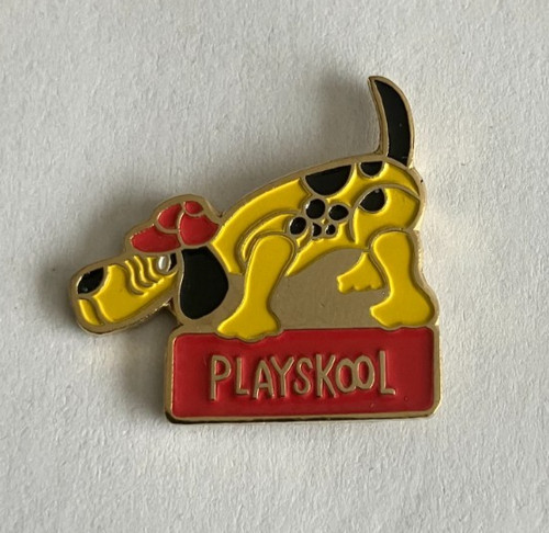 Pin s playskool jouet - 37, pin's