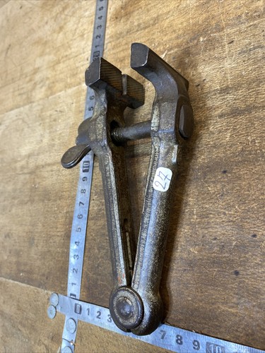 Etau outil ancien - etau,