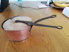 Casserole en cuivre avec