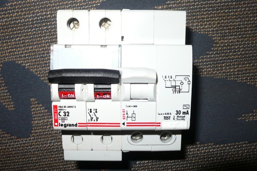 Disjoncteur differentiel 32a - disjoncteur,