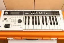 Clavier de synthétiseur numérique 25 touches KORG MICRO X Synthesizer