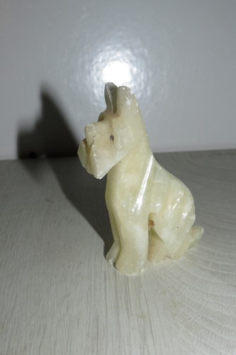 Sculpture chien fox - de,