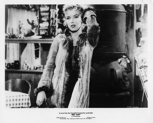 Marilyn monroe bus - marilyn,