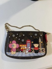 LOUIS VUITTON 2021 Christmas Limited Edition Pochette Louis Vuitton From Japan