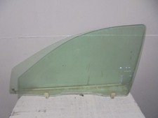 5706A355 vitre avant gauche