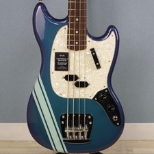 Fender Vintera II Competition des années 70 Mustang Bass Competition Burgundy