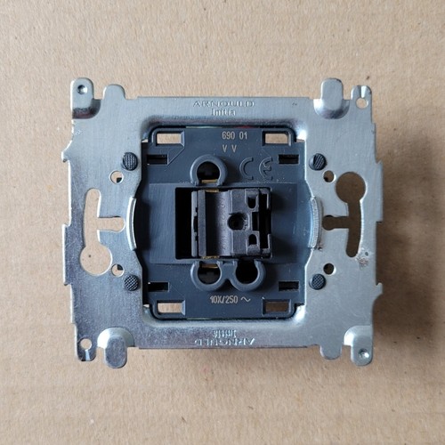 Arnould initia 69001 1 - arnould,