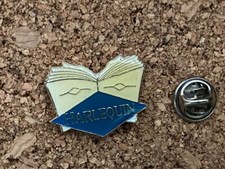 H1(20)  pin pin's HARLEQUIN BOOK LIVRE COLLECTIBLE