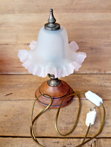 Ancienne lampe a - a, poser