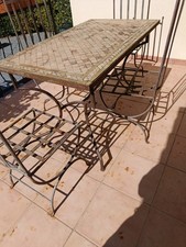 table et chaises en fer forgé