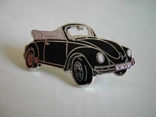 Pin's émaillé VOITURE - VW Volkswagen COCCINELLE cabriolet - Démons & Merveilles