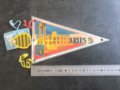 Ancien fanion touristique - ancien,