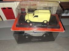 LOT    DE    DEUX  MINIATURES