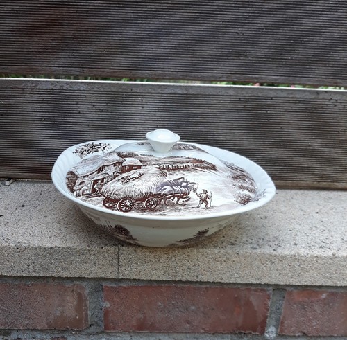 Soupière légumier couvert