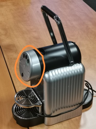Capot avant avec - , boutons
