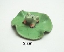 figurine grenouille en