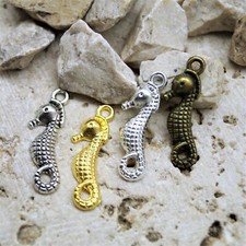 10 pendentifs hippocampe