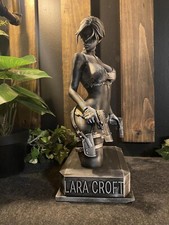 LARA CROFT statue Tomb Raider