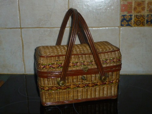 Ancien panier marche oeuf - marche, a