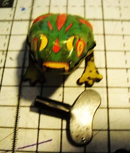 Petite grenouille mécanique